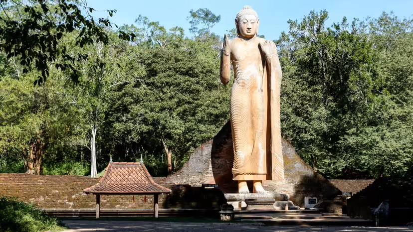 Famous Statue No. 13.jpg
