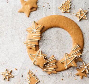 Gingerbread Wreath & Biscuits.jpg