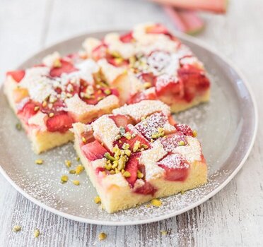 Rhubarb Tray Bake.jpg