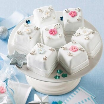 Mini Christmas Cakes.jpg
